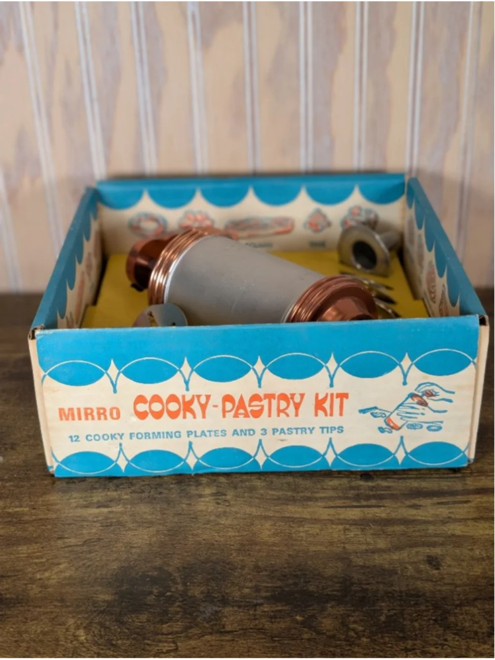 NIB Vintage Mirro Cooky-Pastry Kit for Holiday Baking